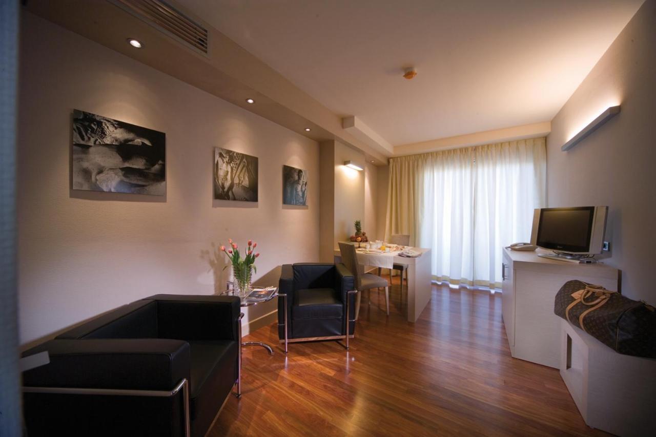 Hotel Europa Latina Exteriör bild
